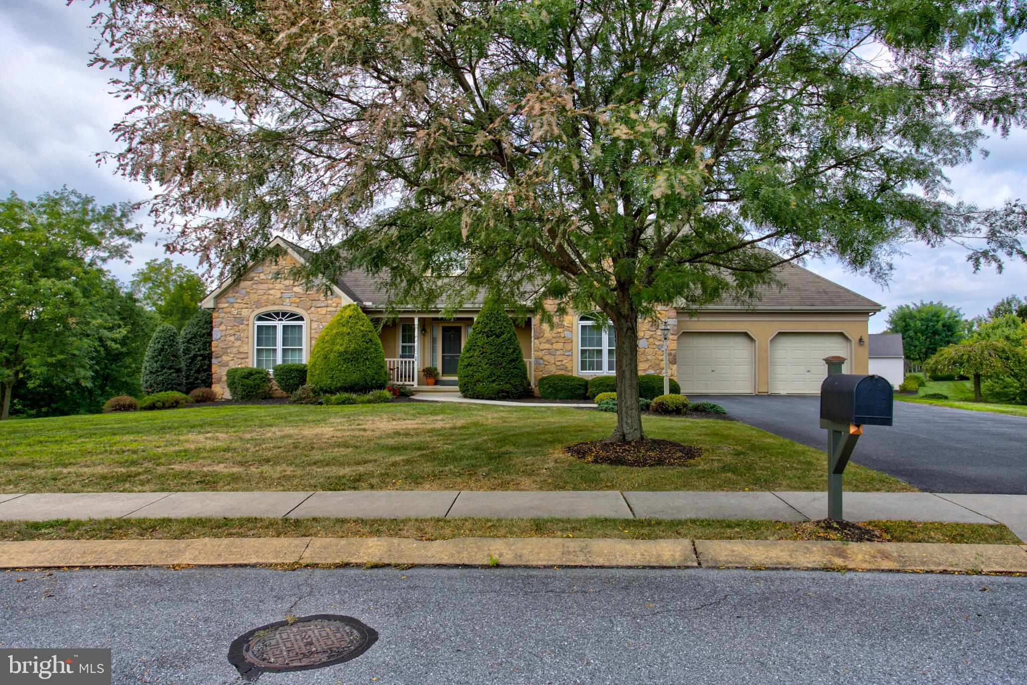 15 Marie Drive Lititz, PA 17543 - Photo 5 of 49