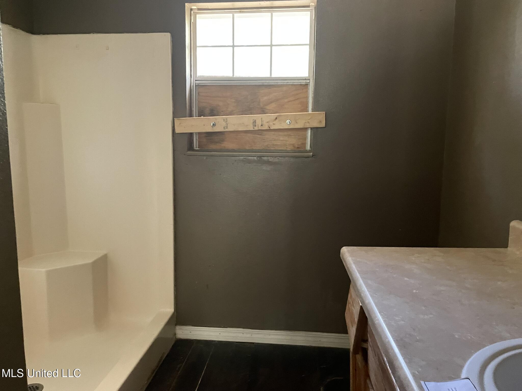 1237 Roys Road Gautier, MS 39553 - Photo 6 of 11 IMG_0062