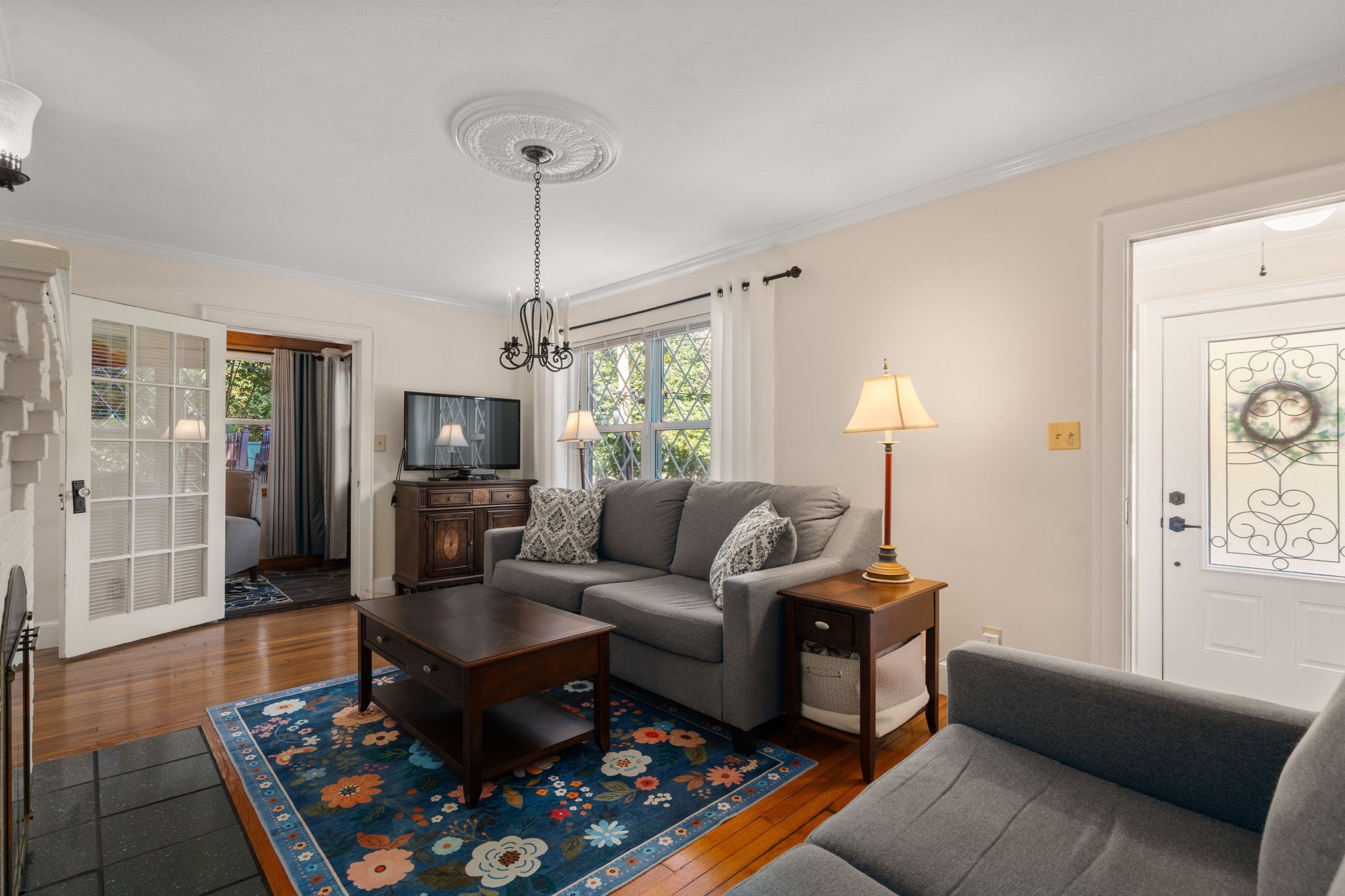 122 Austin Street Newton, MA 02460 - Photo 4 of 37 Gallery Image 4