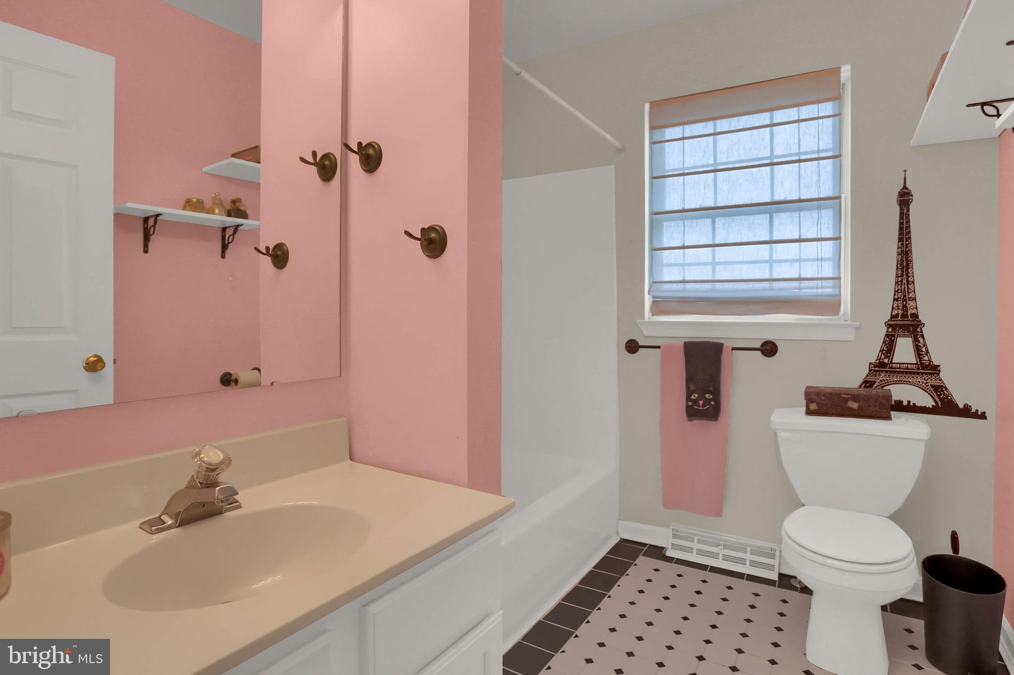 2929 Robin Road York, PA 17404 - Photo 14 of 31 Gallery Image 14
