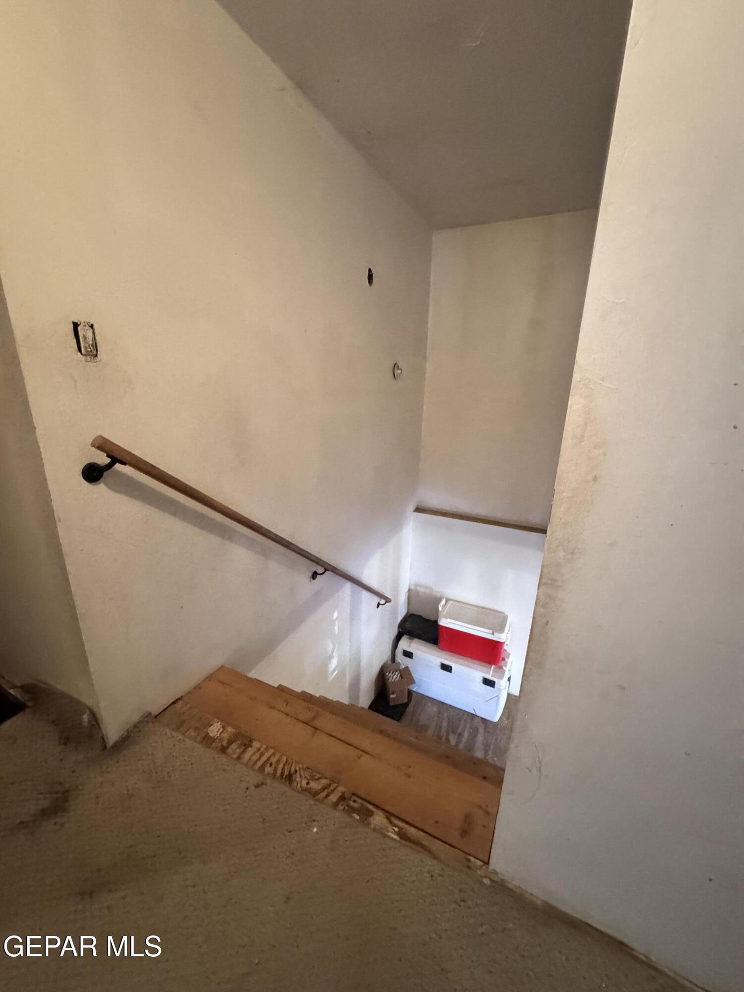 7045 1st Street Canutillo, TX 79835 - Photo 10 of 50 a picture of stairs