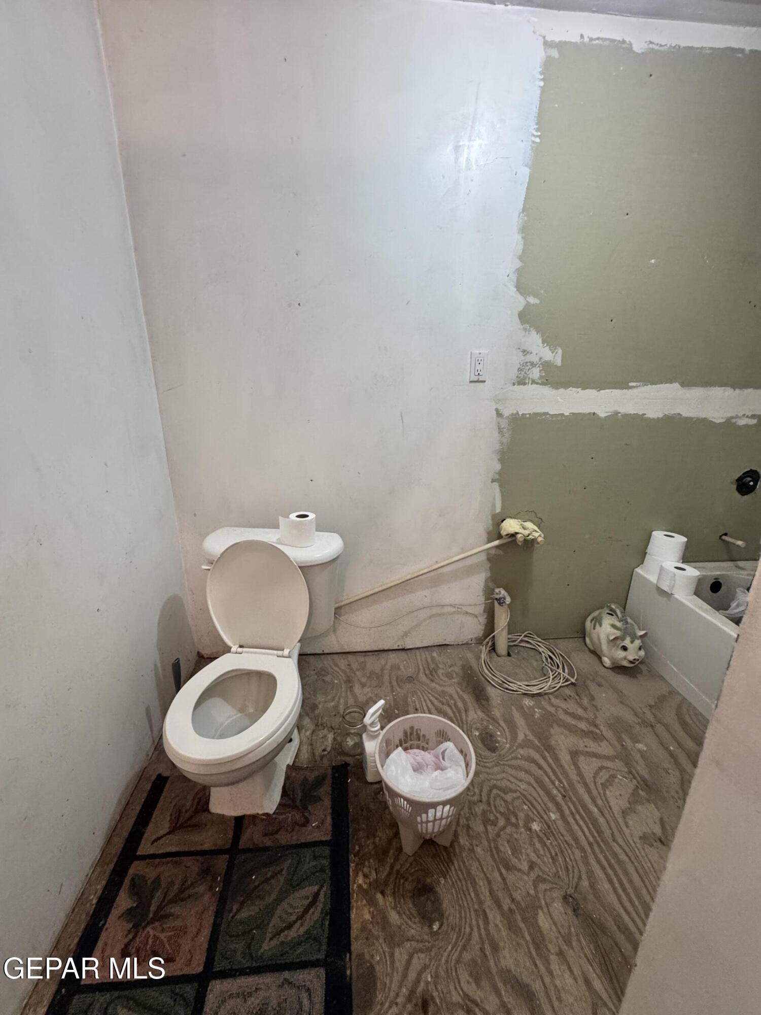 7045 1st Street Canutillo, TX 79835 - Photo 24 of 50 1st house bathroom #2