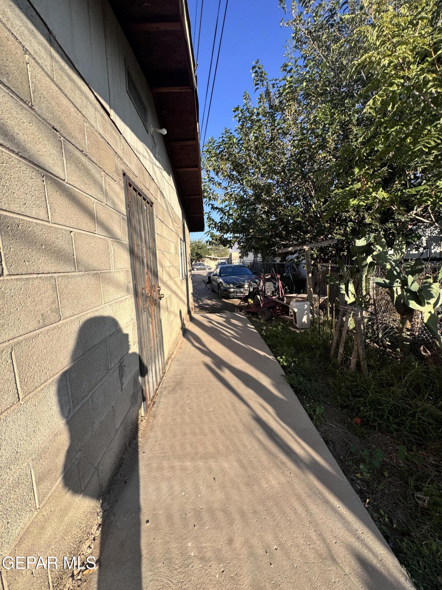 7045 1st Street Canutillo, TX 79835 - Photo 29 of 50 2nd house side