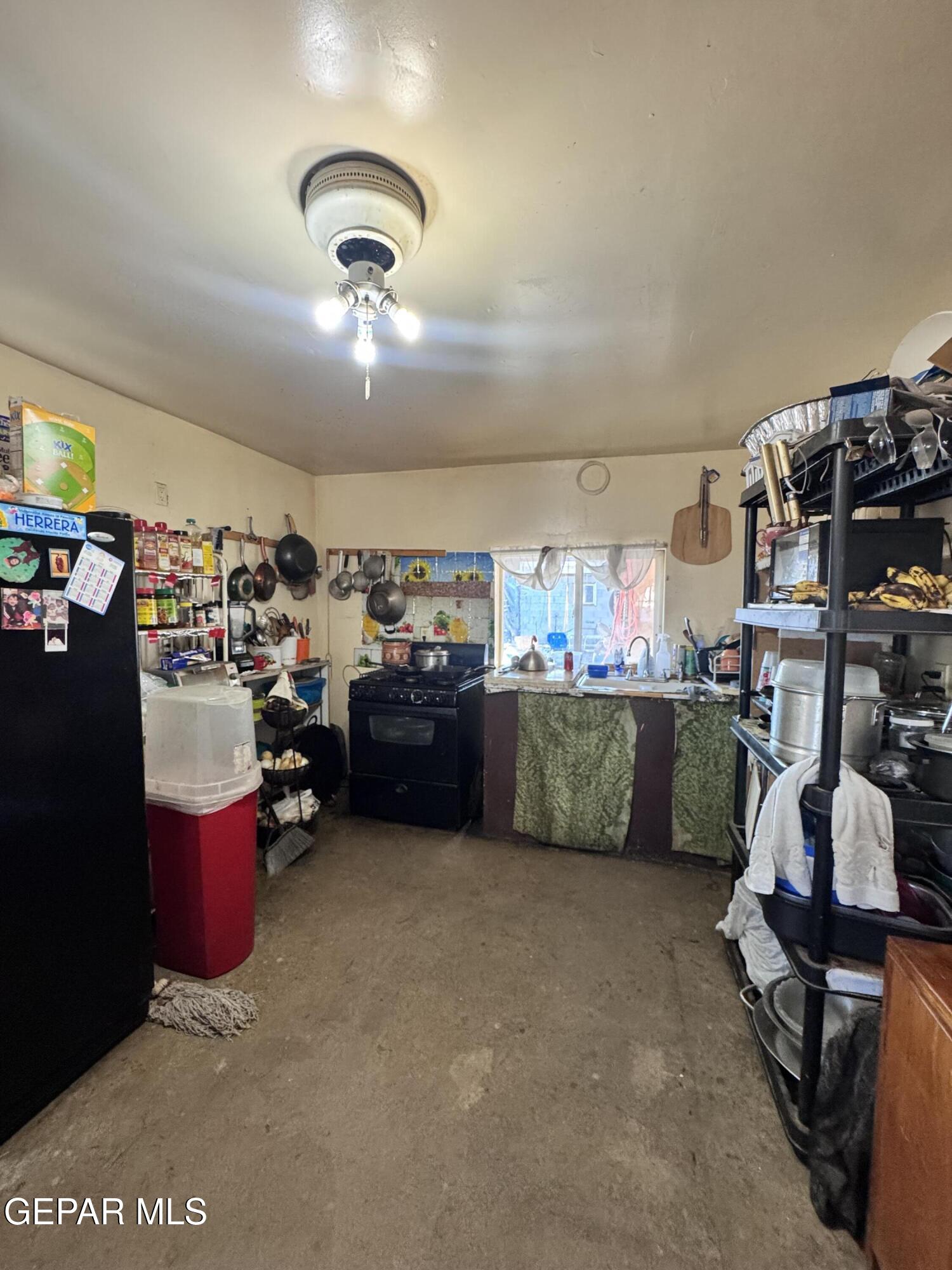 7045 1st Street Canutillo, TX 79835 - Photo 7 of 50 a view of a storage in a room