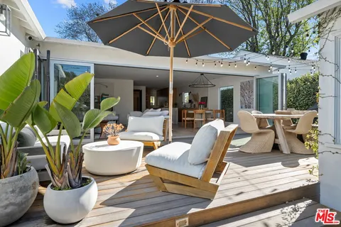 $2,595,000 | 1009 Vernon Avenue, Venice, CA 90291
