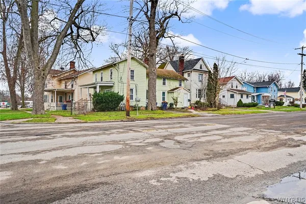 $129,900 | 133 Hawley Street, Lockport City, NY 14094
