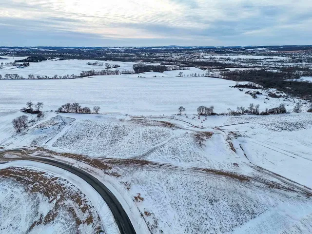$350,000 | Lot 6 Frostwood Valley Condominium Association, Verona, WI 53593