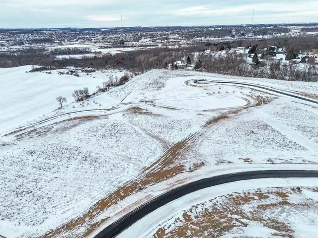 $350,000 | Lot 6 Frostwood Valley Condominium Association, Verona, WI 53593