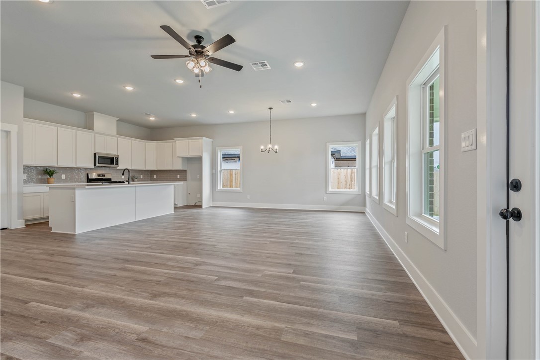 2811 Spector Drive Bryan, TX 77808 - Photo 4 of 23