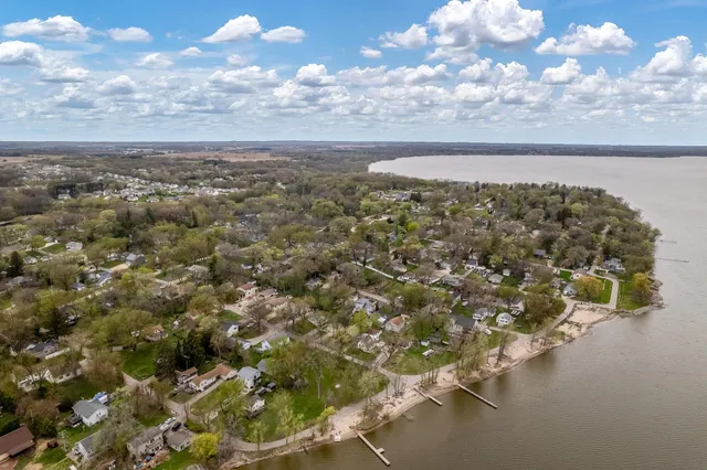 $299,900 | 1729 East Road Five, Edgerton, WI 53534