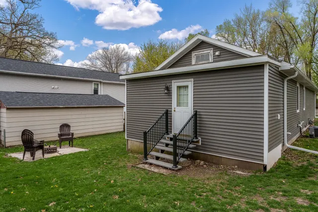 $299,900 | 1729 East Road Five, Edgerton, WI 53534