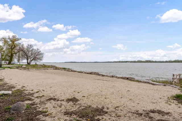 $299,900 | 1729 East Road Five, Edgerton, WI 53534