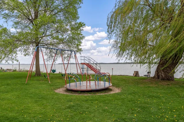 $299,900 | 1729 East Road Five, Edgerton, WI 53534