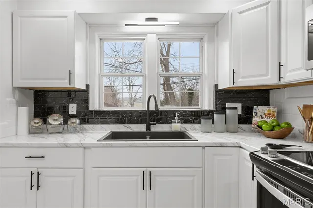 $189,900 | 4727 Nelson Drive, St. Louis, MO 63121