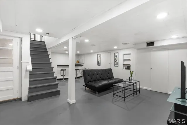 $189,900 | 4727 Nelson Drive, St. Louis, MO 63121