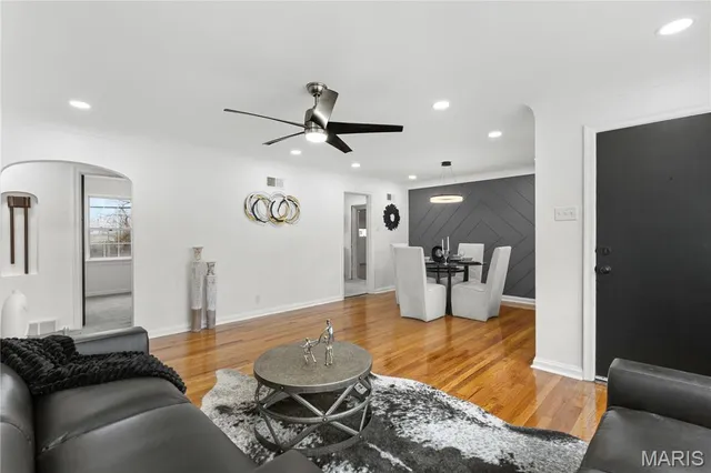 $189,900 | 4727 Nelson Drive, St. Louis, MO 63121