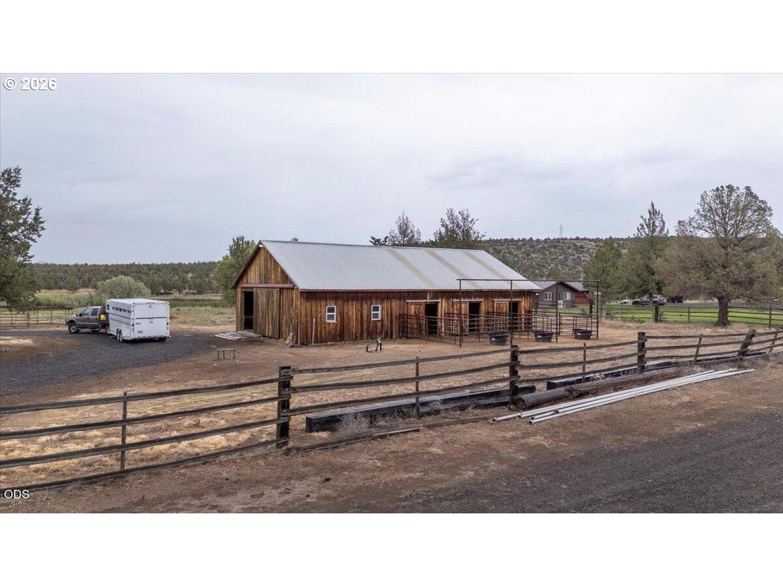 7995 Southwest Houston Lake Road Powell Butte, OR 97753 - Photo 29 of 47