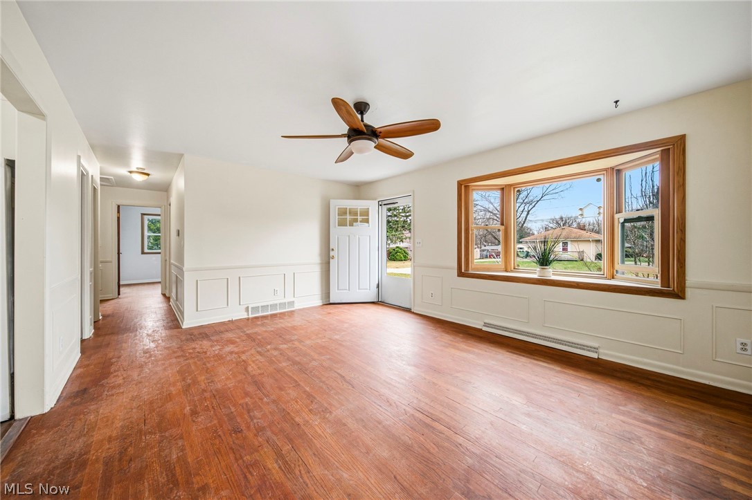 2535 Sears Road Stow, OH 44224 - Photo 13 of 34 Living room with bay window, allowing natural light to flood into the home.