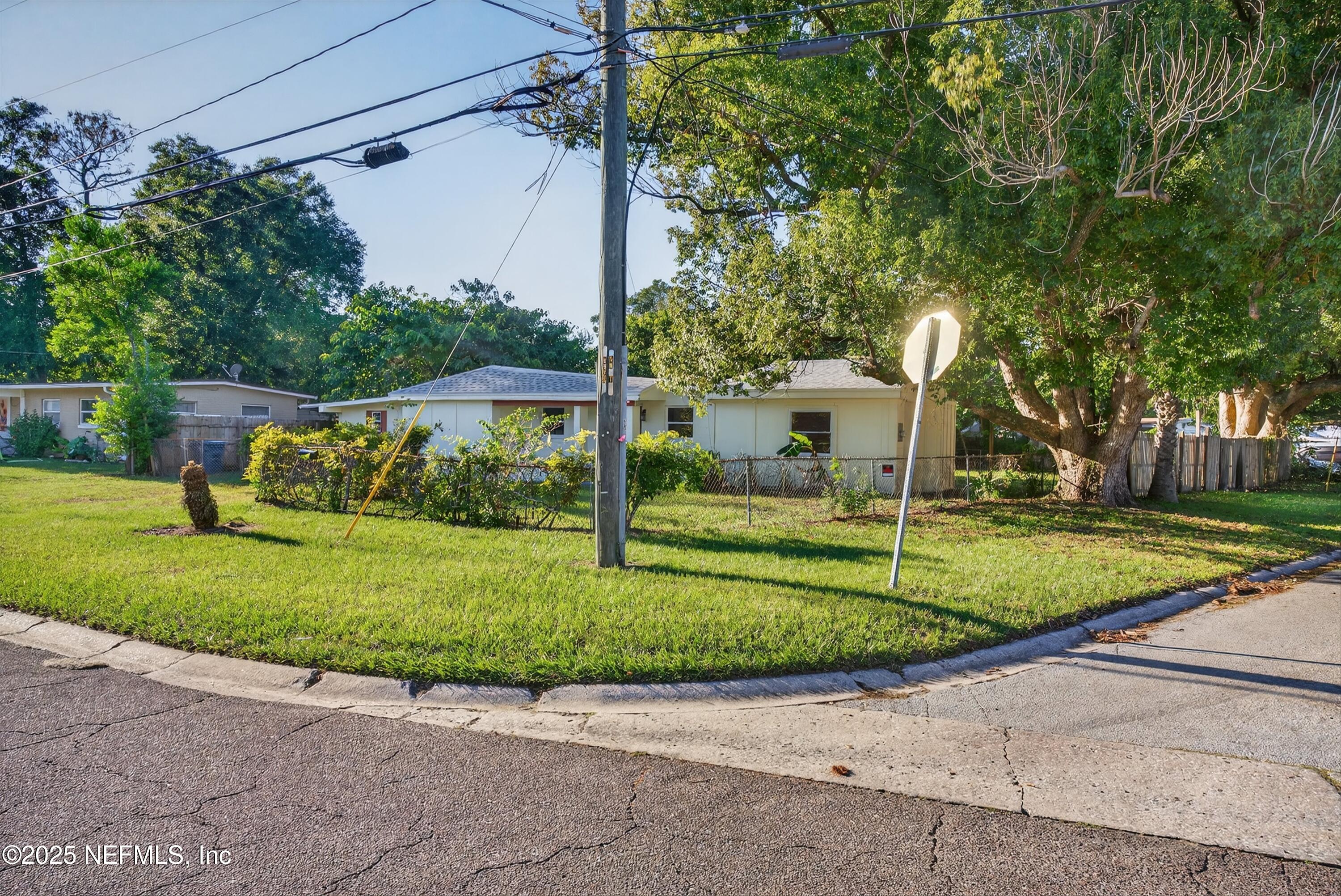 6923 King Arthur Road North Jacksonville, FL 32211 - Photo 4 of 43 05-6923 N King Arthur (6) - Copy