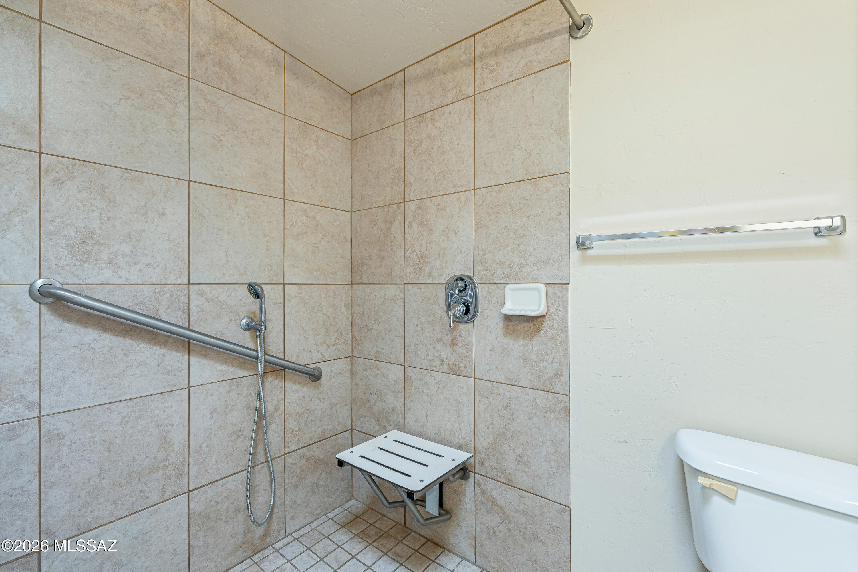 7324 East Random Ridge Drive Tucson, AZ 85710 - Photo 17 of 37 21-Bathroom