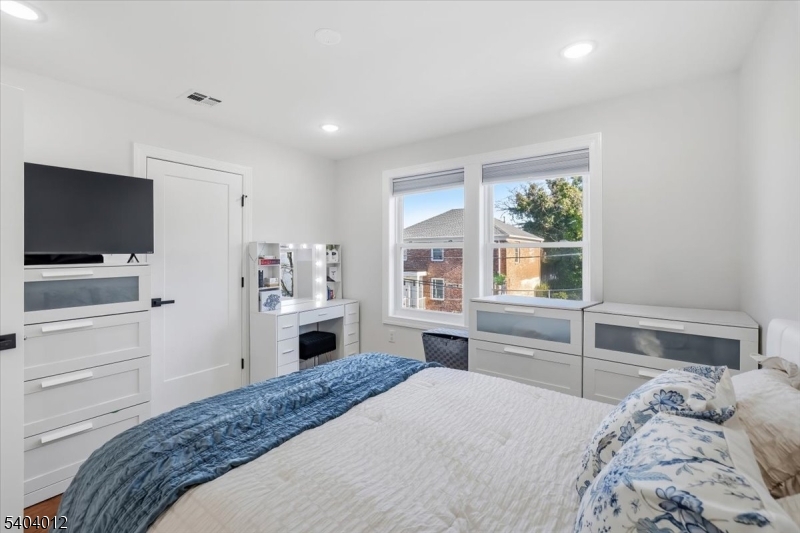 16 Cedar Place Hawthorne, NJ 07506 - Photo 26 of 34