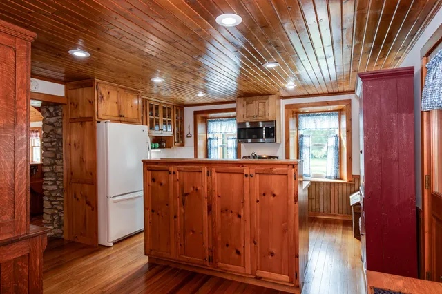 $630,000 | E9275 Prairie Road, Prairie du Sac, WI 53578