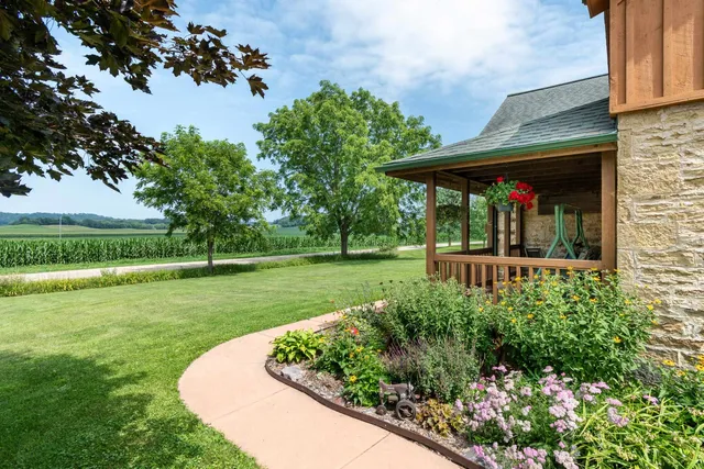 $630,000 | E9275 Prairie Road, Prairie du Sac, WI 53578