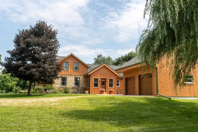 $630,000 | E9275 Prairie Road, Prairie du Sac, WI 53578