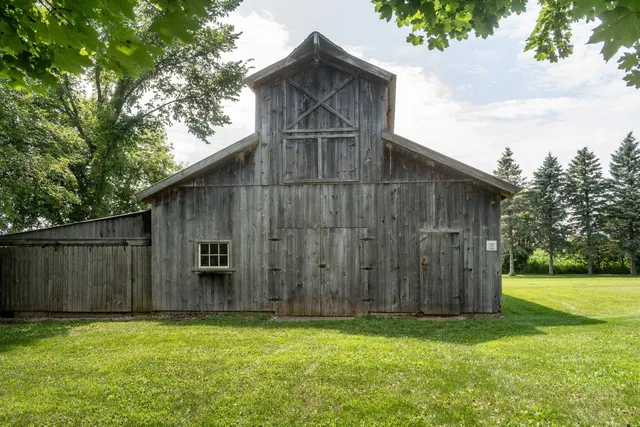 $630,000 | E9275 Prairie Road, Prairie du Sac, WI 53578