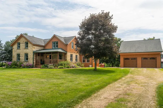 $630,000 | E9275 Prairie Road, Prairie du Sac, WI 53578