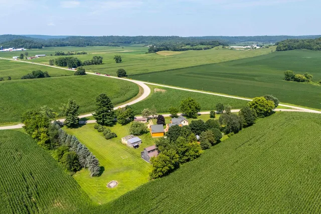 $630,000 | E9275 Prairie Road, Prairie du Sac, WI 53578
