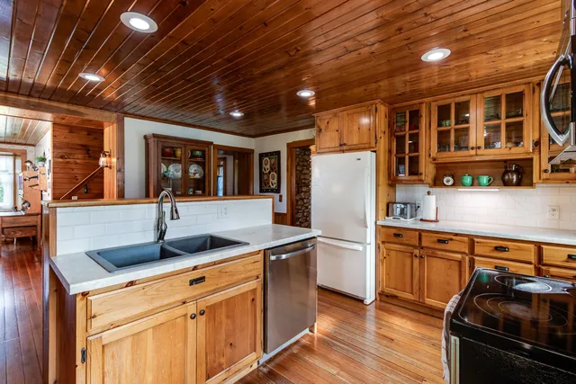 $630,000 | E9275 Prairie Road, Prairie du Sac, WI 53578