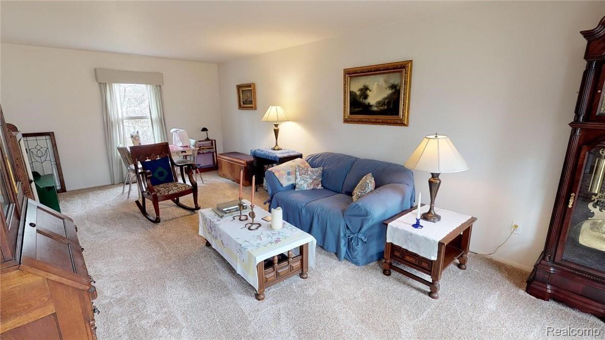 914 Aspen Drive Rochester, MI 48307 - Photo 26 of 54 914-Aspen-Drive-Rochester-04052019_130150.jpg