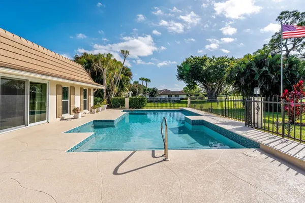 $1,600,000 | 4747 South Lake Drive, Boynton Beach, FL 33436