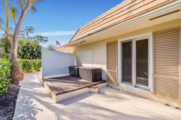 $1,600,000 | 4747 South Lake Drive, Boynton Beach, FL 33436