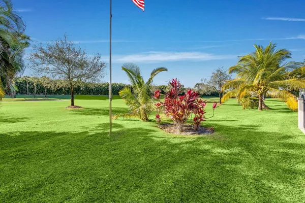 $1,600,000 | 4747 South Lake Drive, Boynton Beach, FL 33436