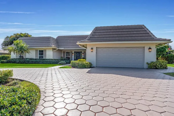 $1,600,000 | 4747 South Lake Drive, Boynton Beach, FL 33436