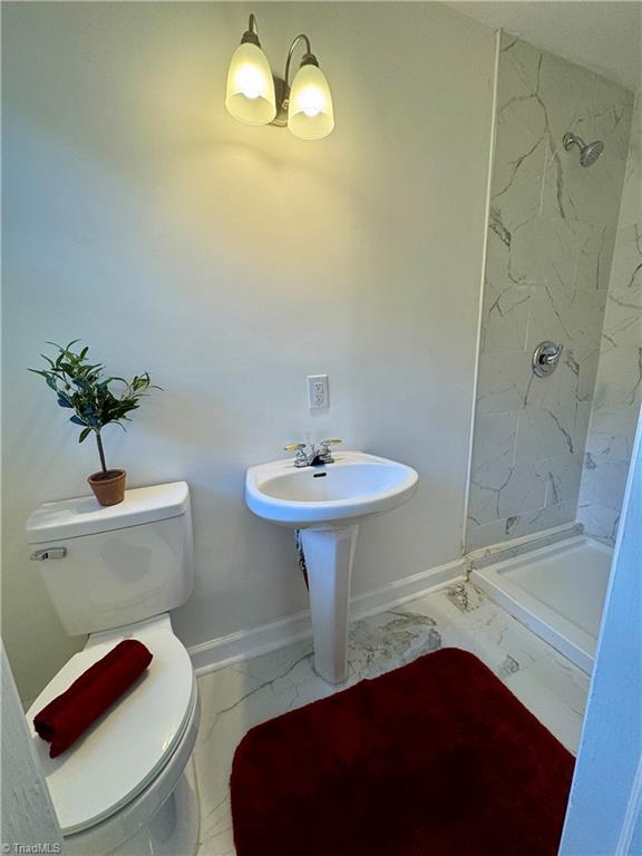 4441 White Rock Road Winston-Salem, NC 27105 - Photo 9 of 11 Primary bathroom