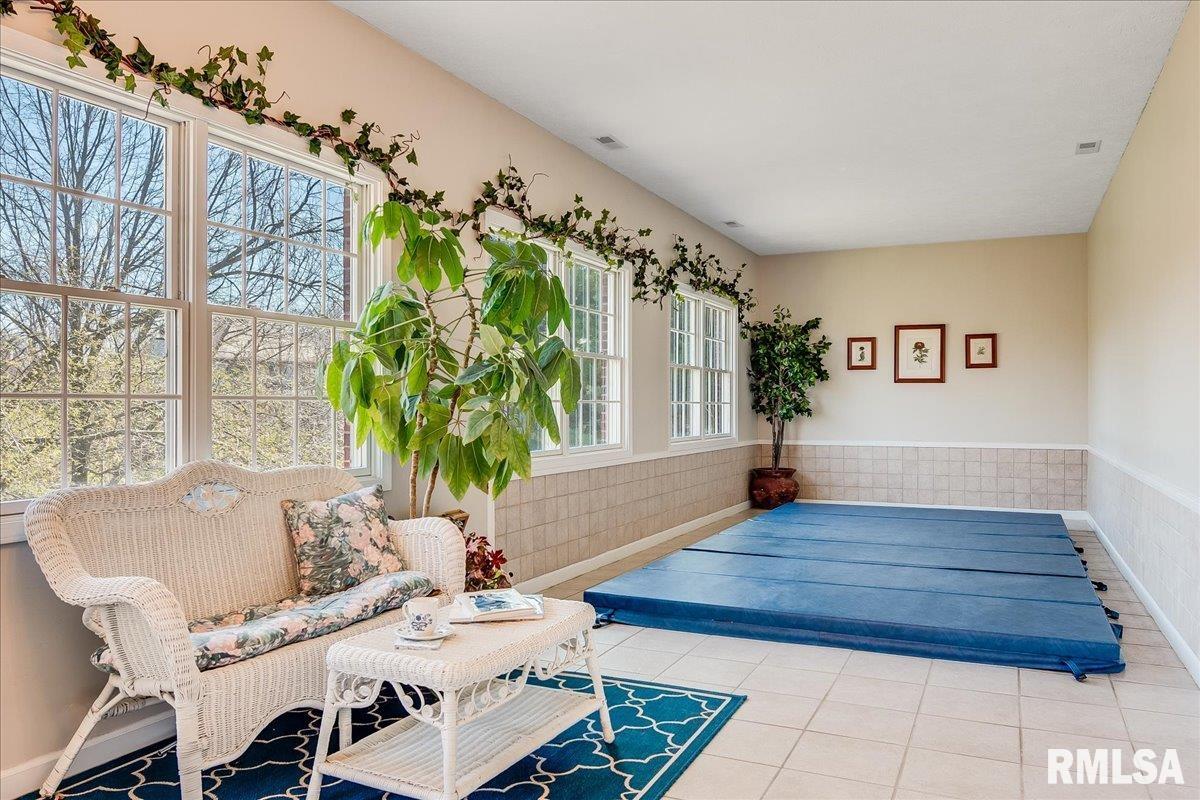 2 Fox Point Rochester, IL 62563 - Photo 11 of 48