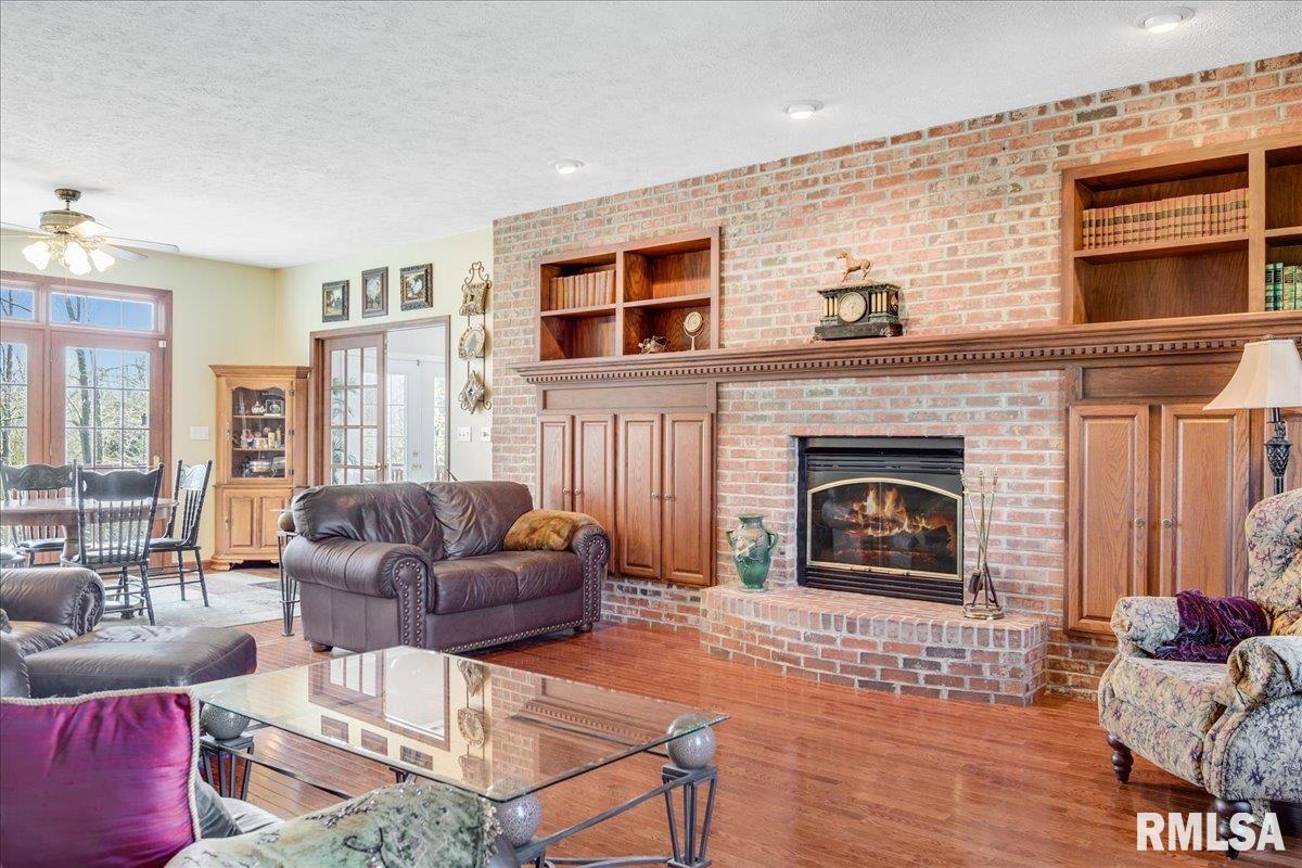 2 Fox Point Rochester, IL 62563 - Photo 8 of 48
