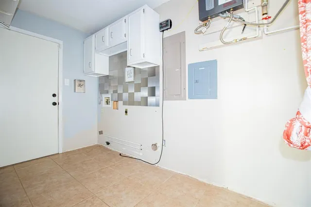 a view of a storage & utility room