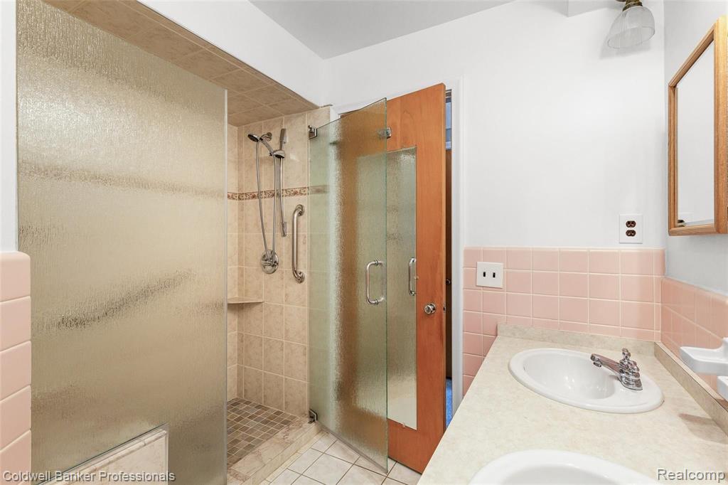 16146 Beverly Road Beverly Hills, MI 48025 - Photo 18 of 31