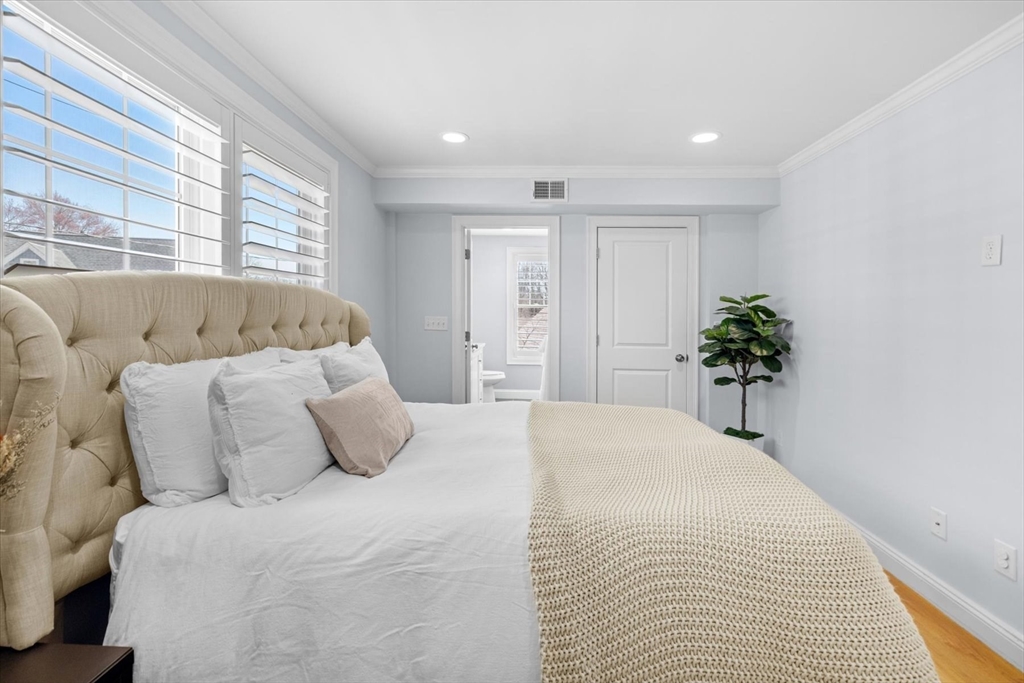 40 Catherine Street, Unit TWO Boston, MA 02131 - Photo 17 of 28