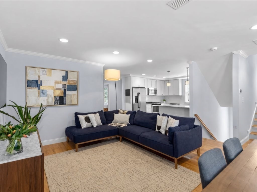 40 Catherine Street, Unit TWO Boston, MA 02131 - Photo 3 of 28