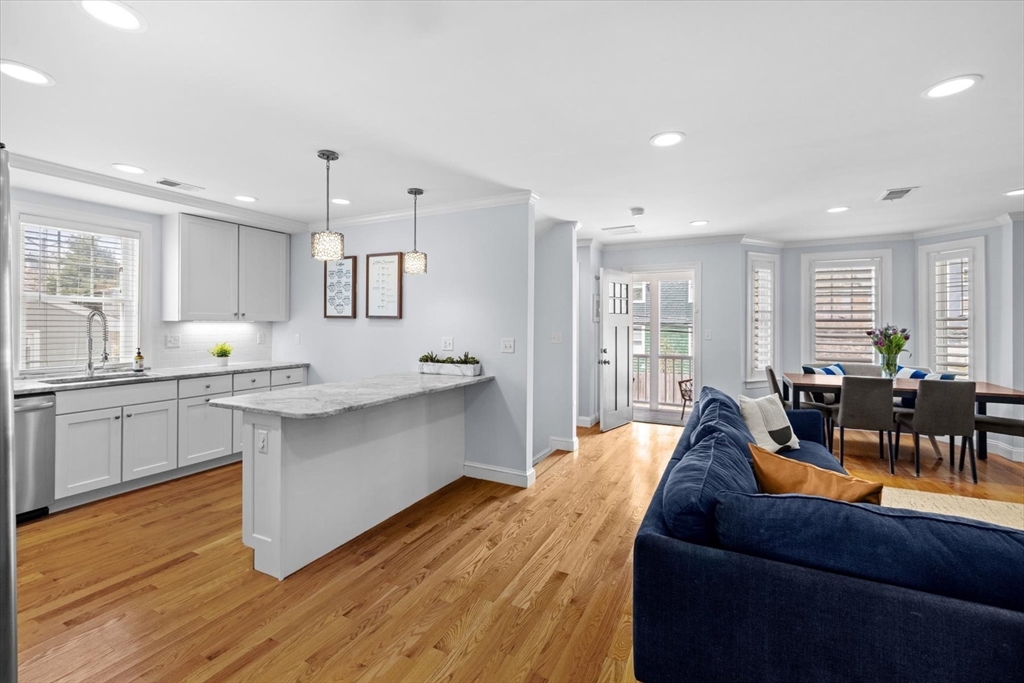 40 Catherine Street, Unit TWO Boston, MA 02131 - Photo 5 of 28