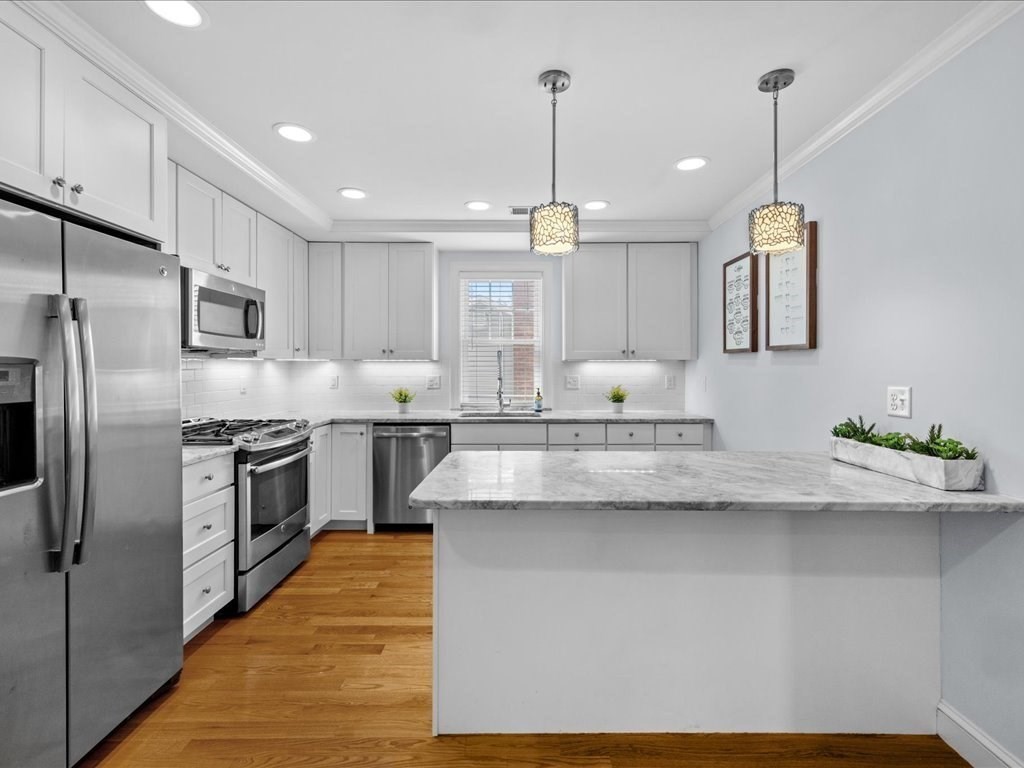 40 Catherine Street, Unit TWO Boston, MA 02131 - Photo 6 of 28