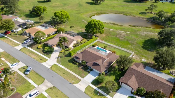 $760,800 | 1327 Pine Valley Drive, Wellington, FL 33414