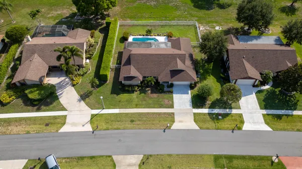 $760,800 | 1327 Pine Valley Drive, Wellington, FL 33414