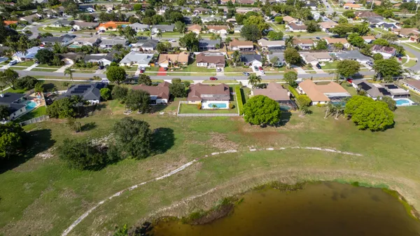 $760,800 | 1327 Pine Valley Drive, Wellington, FL 33414
