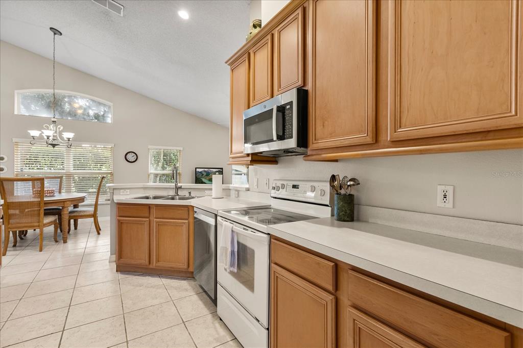 2531 Walnut Heights Road Apopka, FL 32703 - Photo 5 of 36